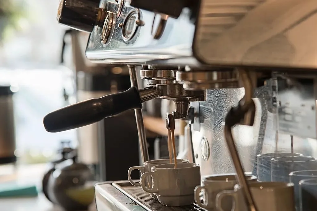 Espresso machine pulling a shot